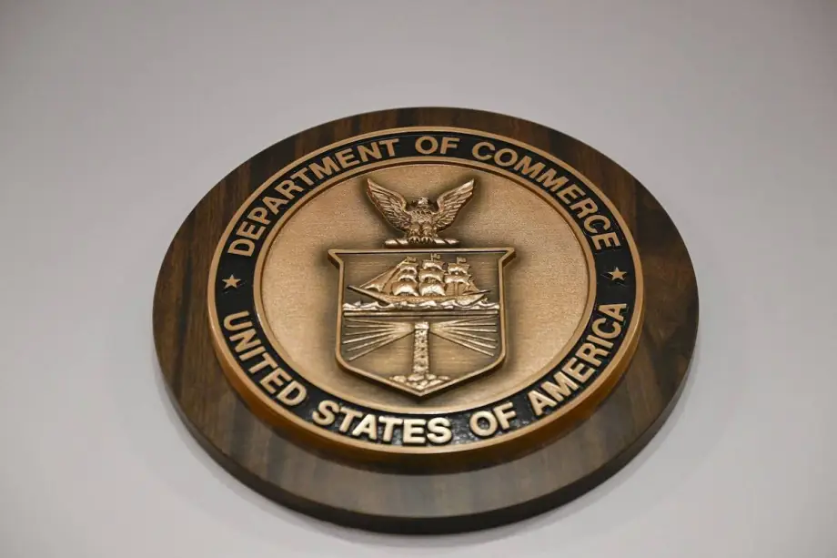 Seal of the U.S. Department of Commerce displayed on a wall, representing the agency's announcement of updated export control regulations affecting U.S.-UAE technology trade.