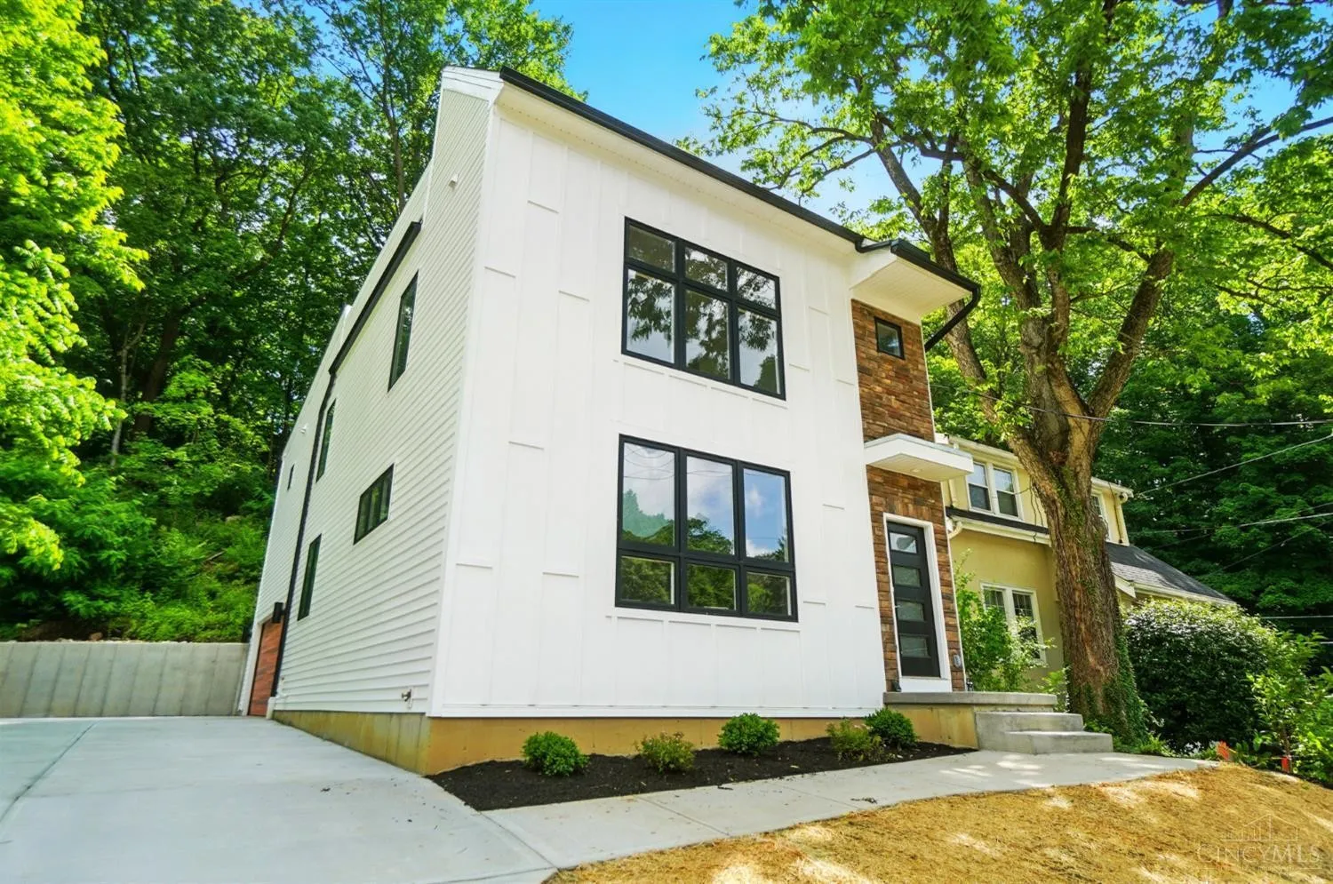 Feature Property image