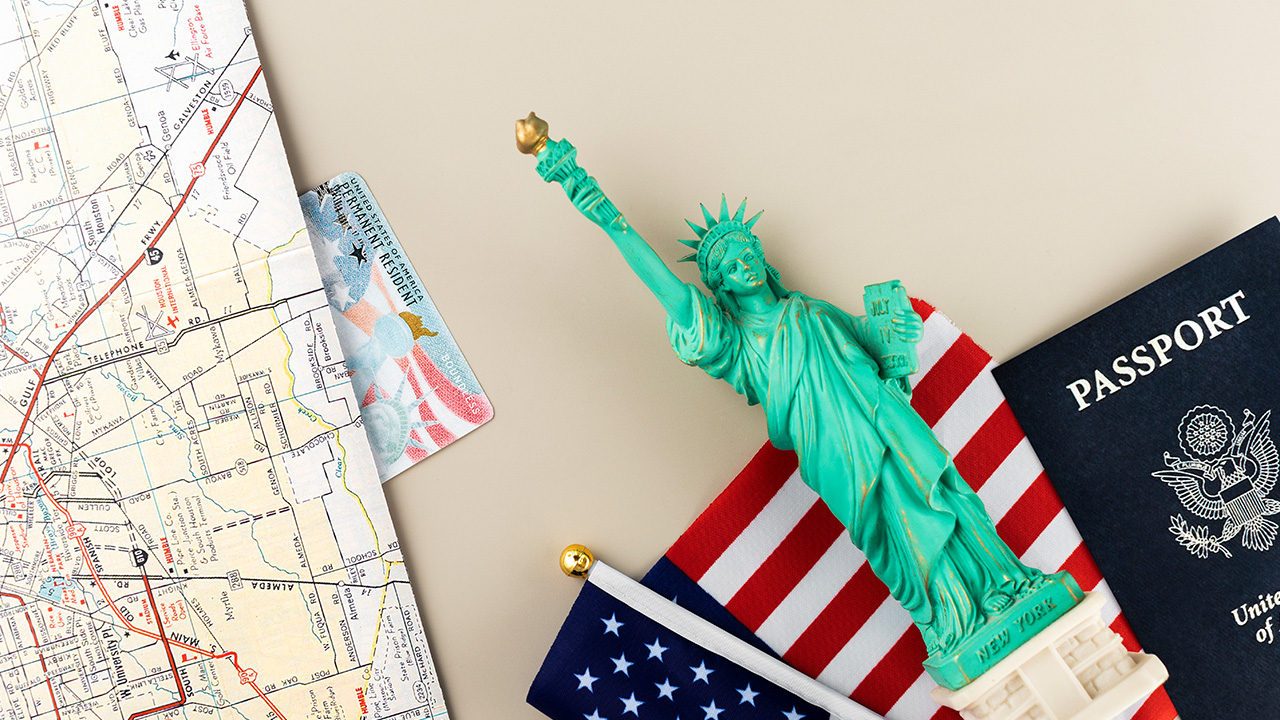 Tourist themed image, visa bond pilot program for certain B1 B2 visa applicants