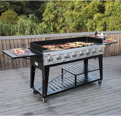 BBQ industriel installé lors d’un événement, parfait pour compléter une offre gourmande avec des grillades savoureuses.