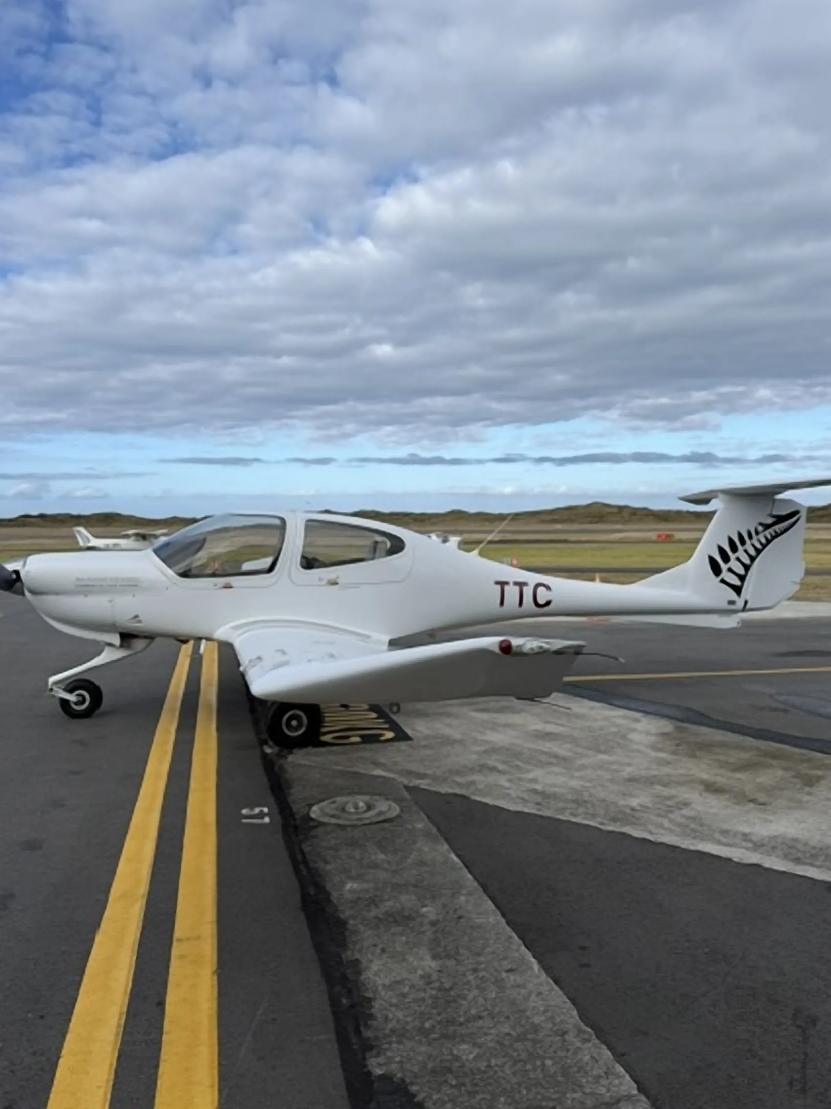 2011 Diamond DA40 XLS ZK-TTC, front three-quarter exterior view