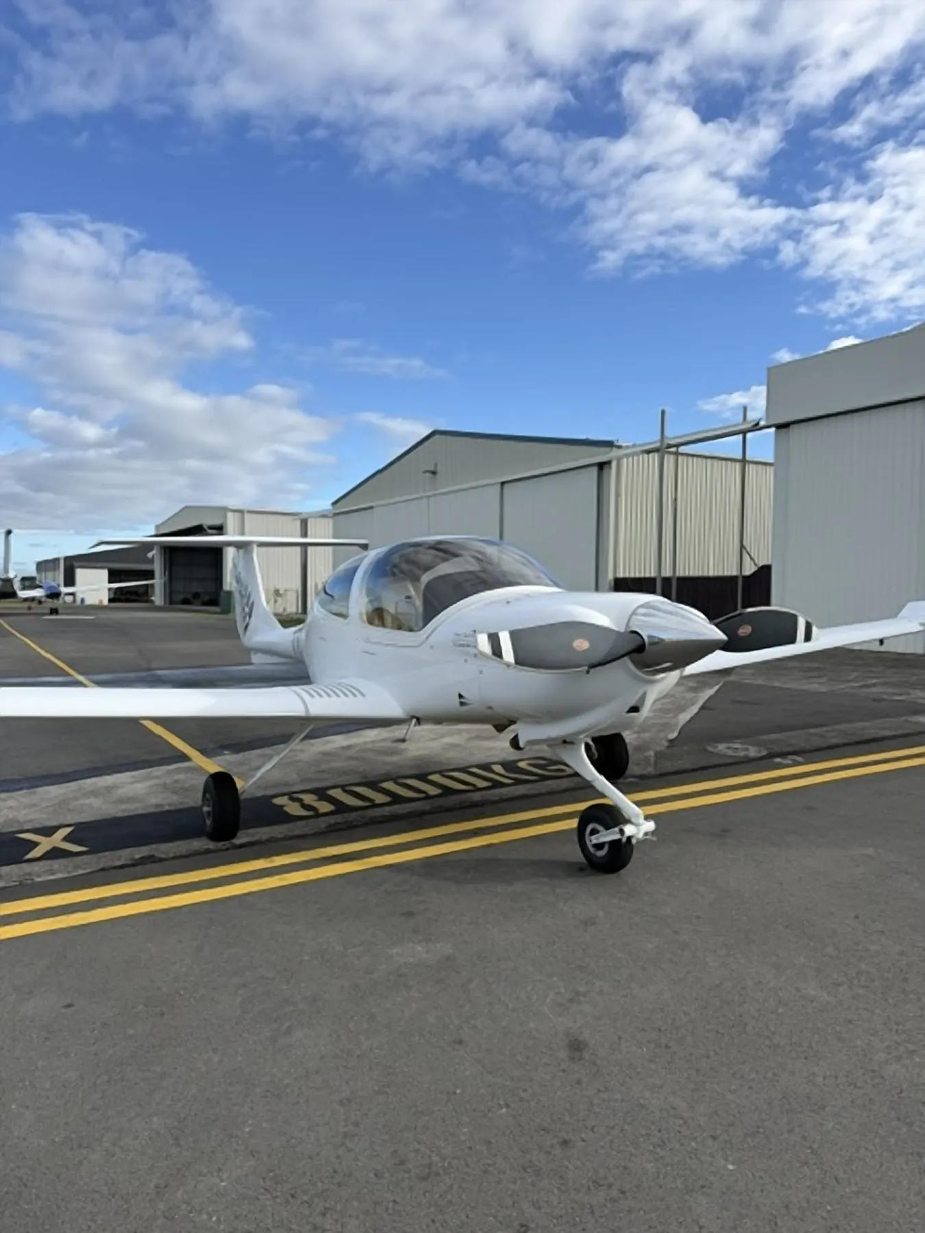 2011 Diamond DA40 XLS ZK-TTC, front three-quarter exterior view
