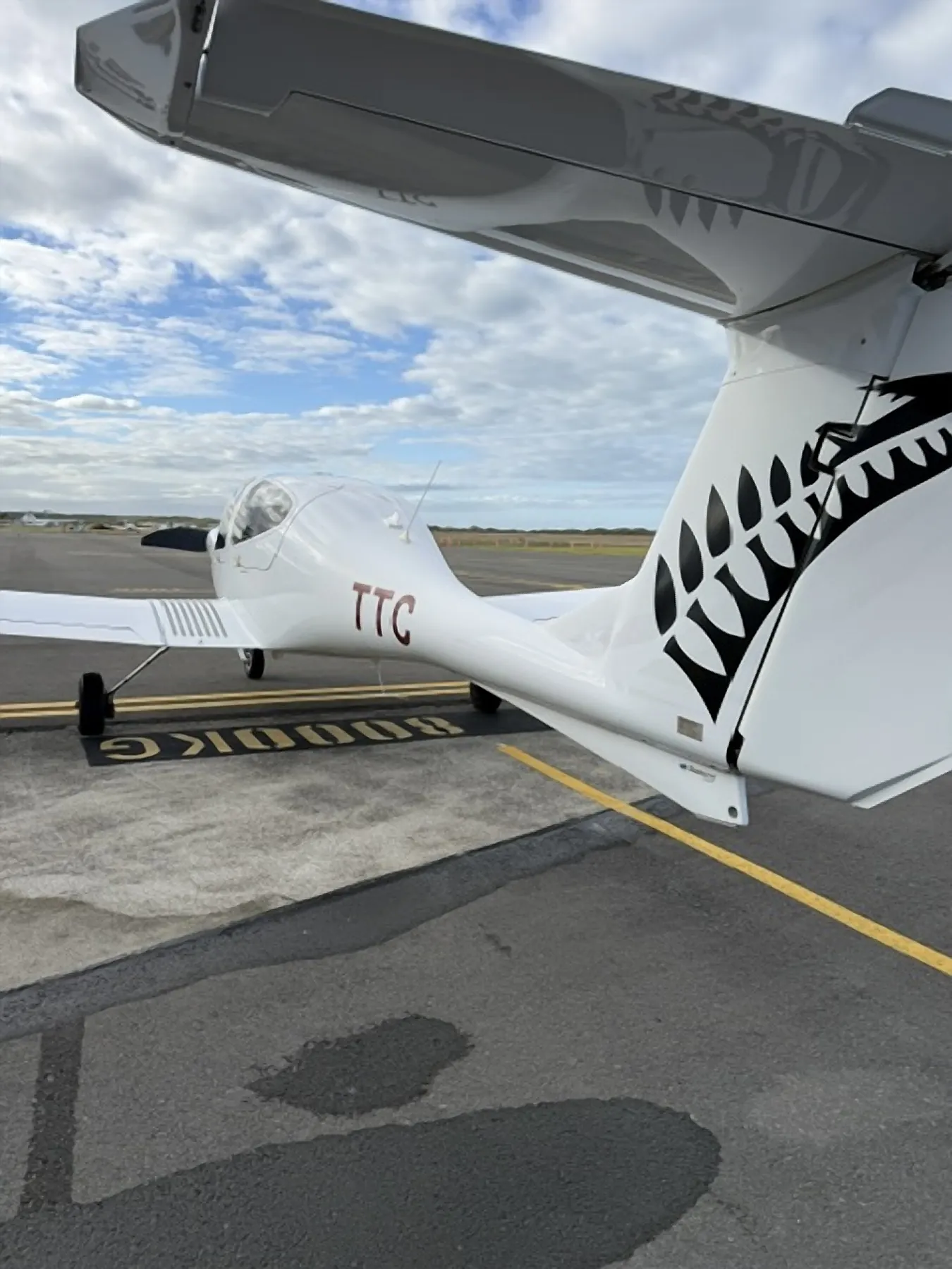 2011 Diamond DA40 XLS ZK-TTC, cockpit instrument panel and avionics