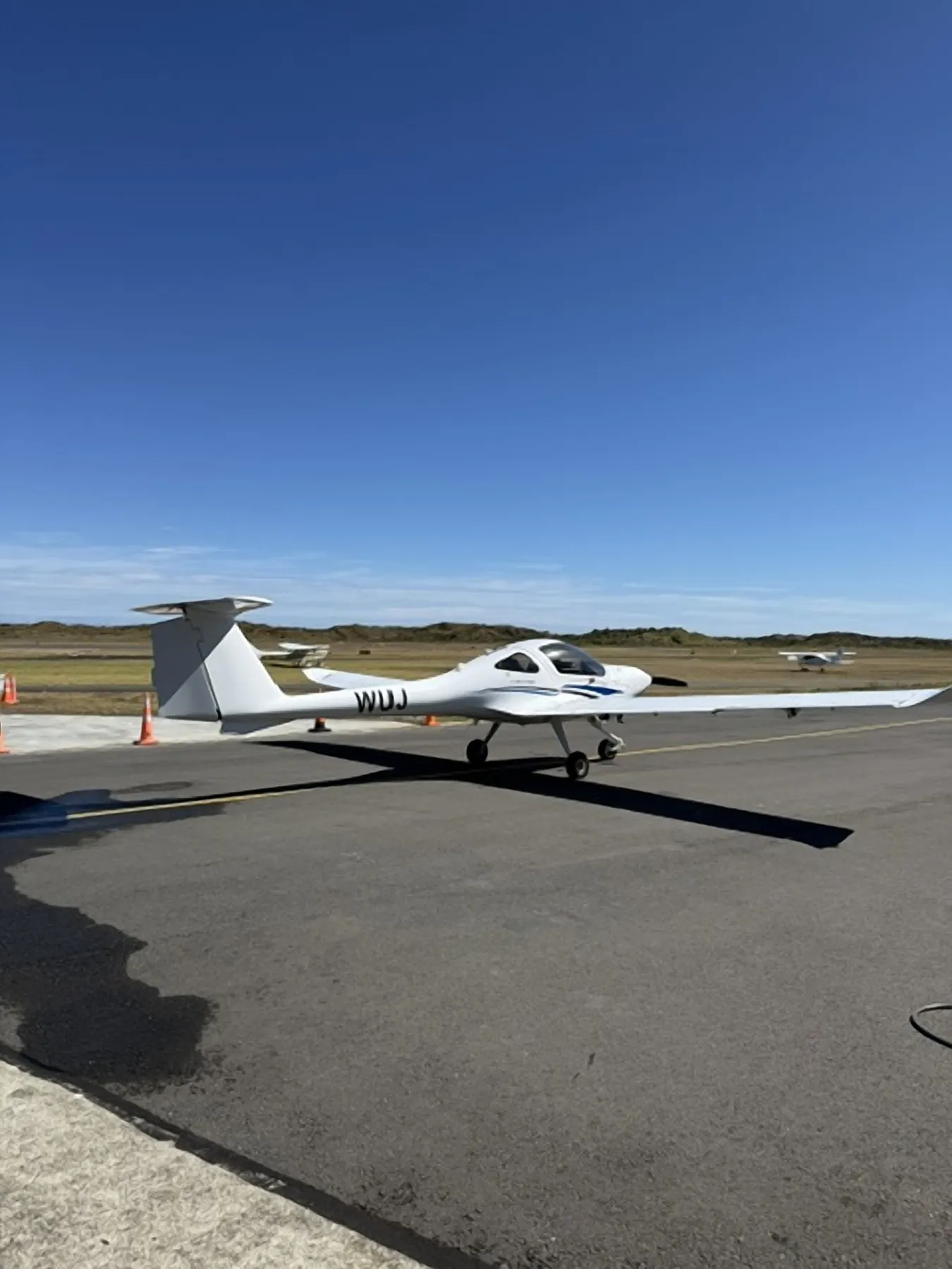 2010 Diamond DA20-C1 Eclipse ZK-WUJ, wing and engine cowling detail