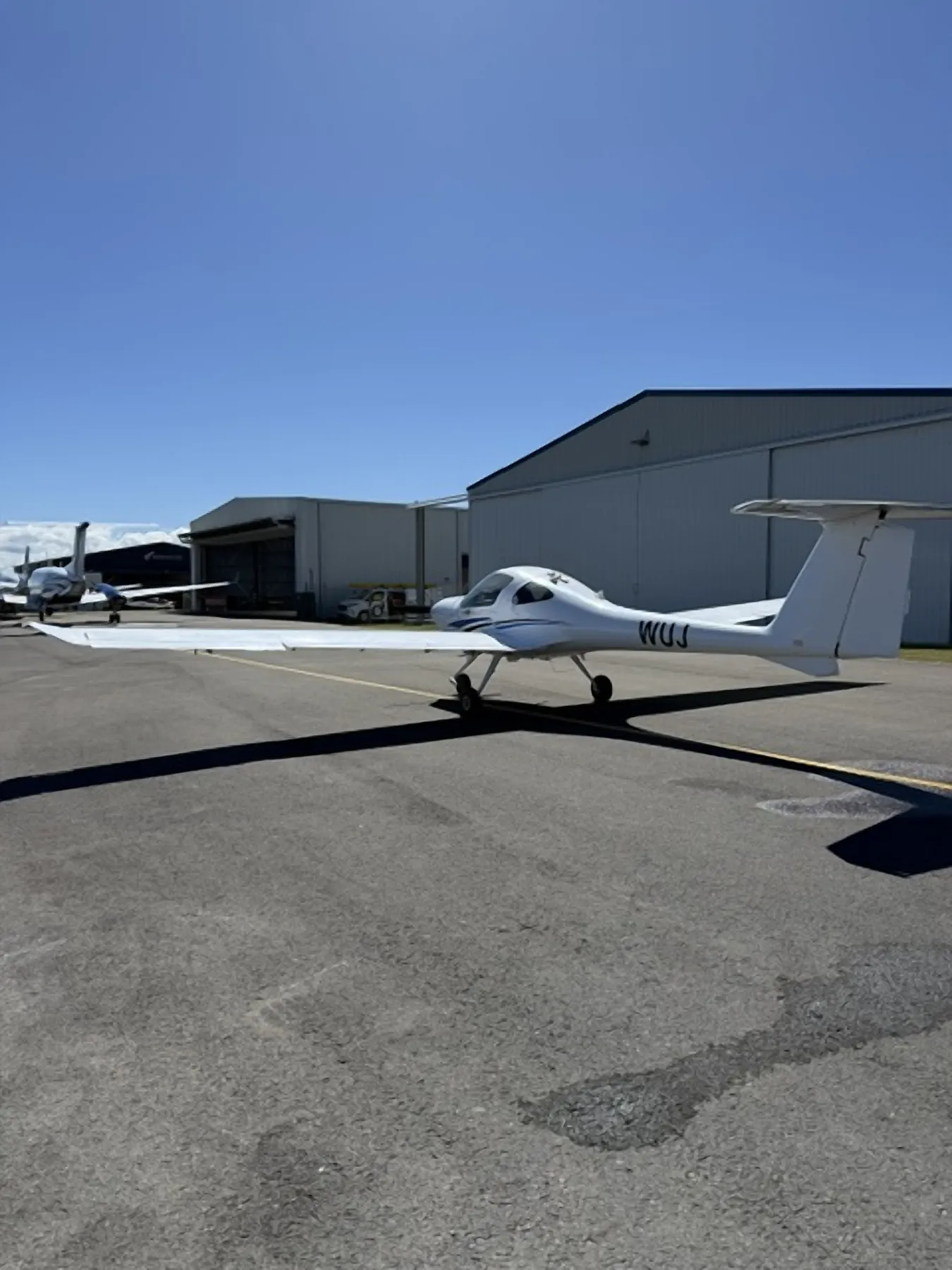 2010 Diamond DA20-C1 Eclipse ZK-WUJ, cockpit instrument panel and avionics