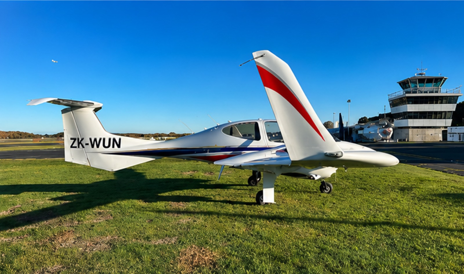 2017 Diamond DA42 NG ZK-WUN, front three-quarter exterior view