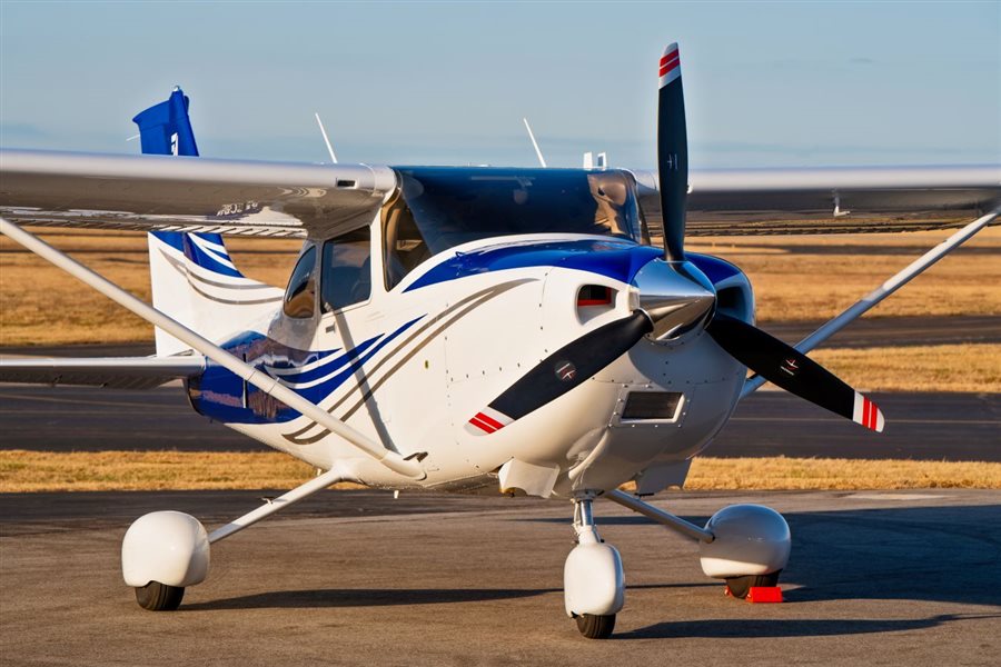 2024 Cessna 182 Skylane, front three-quarter exterior view
