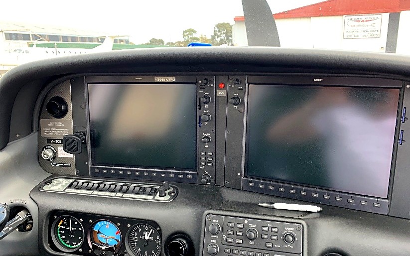 VH-YSH Garmin Perspective flight deck
