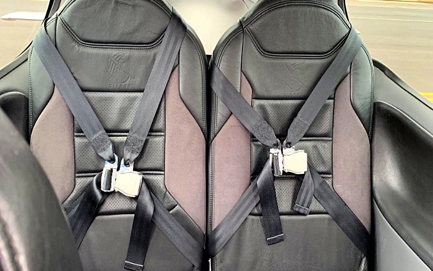 VH-YSH airbag seatbelts, front seats