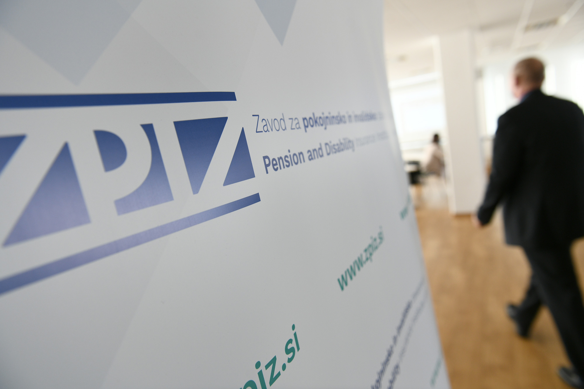 V ponedeljek poteče rok za prijavo na javni razpis za novega direktorja ZPIZ, druge največje javne blagajne pri nas. Komu se neuradno nasmiha funkcija? Foto: STA