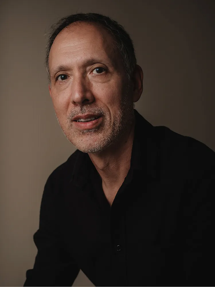 portrait de masaki okumura photographe et directeur artistique