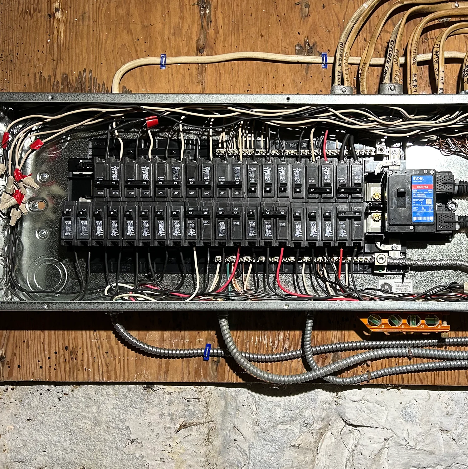 Signs Of Outdated Electrical Wiring