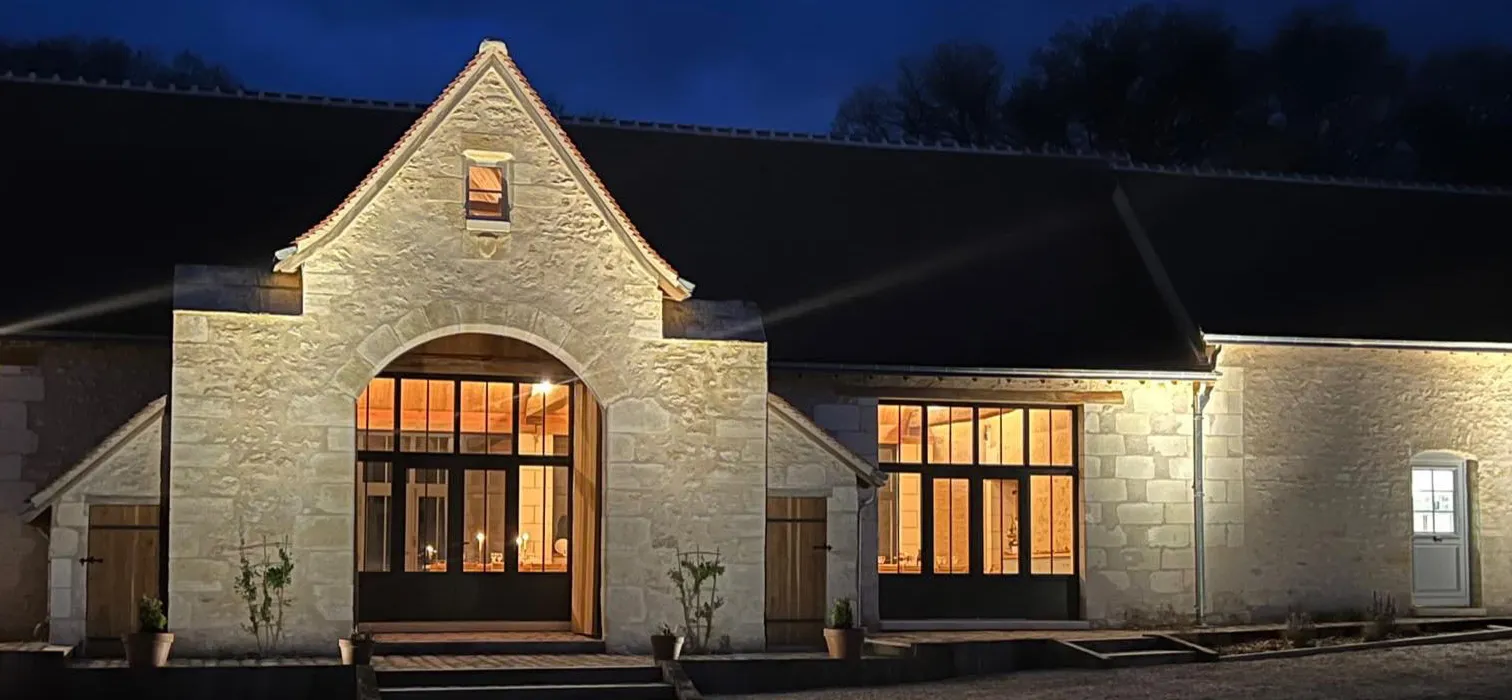 Le Grand Breuil vue de Nuit : 24 couchages, mariage, séminaire d'entreprises, séjours et vacances...