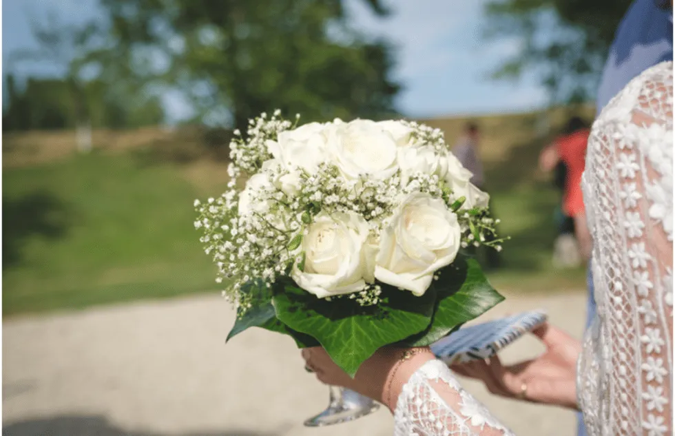 Bouquet de la mariée lors d'une cérémonie de mariage au domaine du Grand Breuil