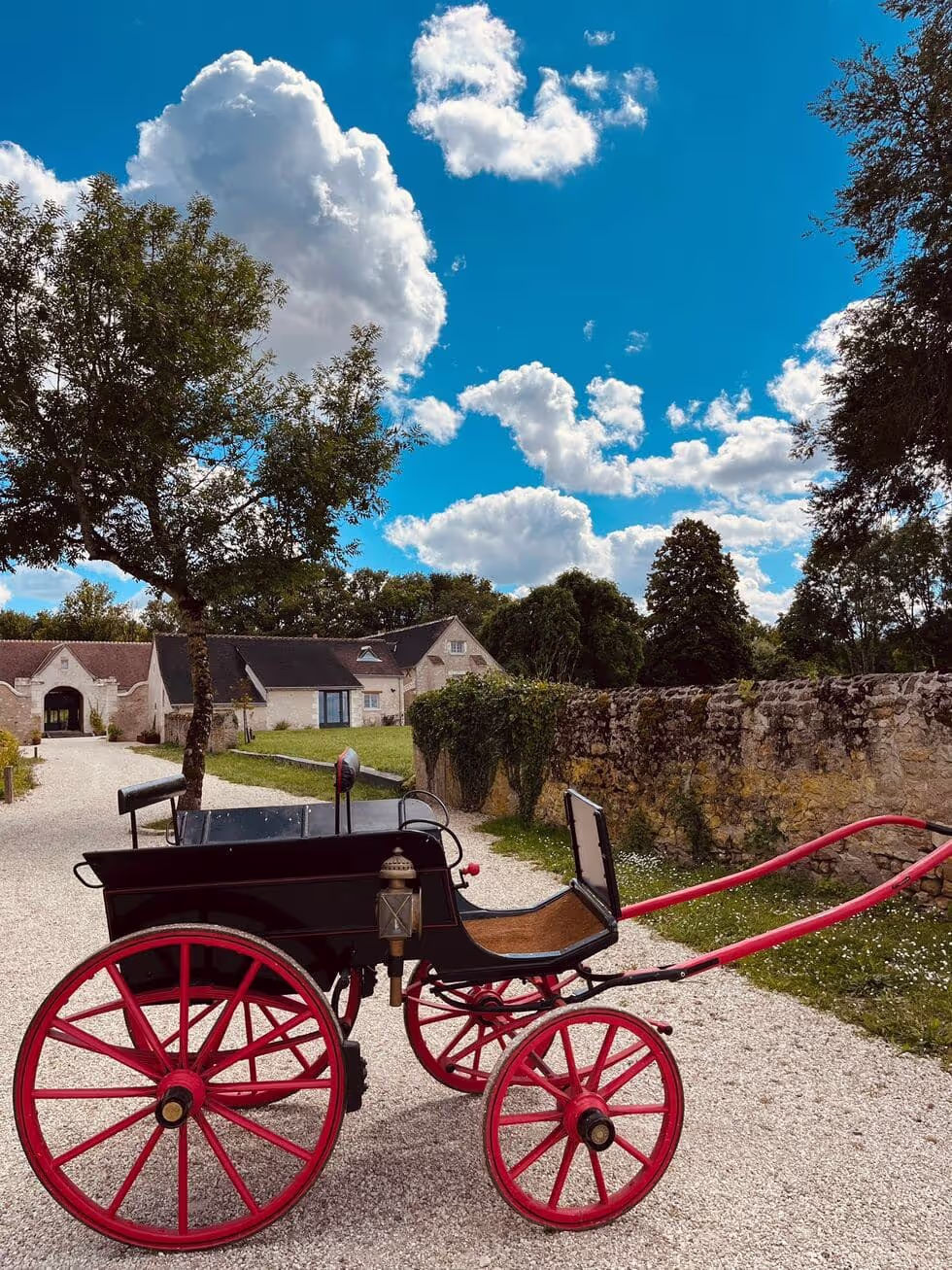 Calèche lors d'un mariage célébré au Grand Breuil