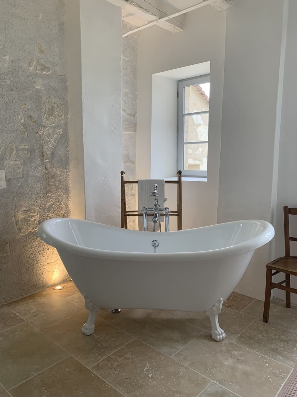 Baignoire de la chambre nuptiale du Gîte du Grand Breuil - 24 couchages , idéal pour célébrer son mariage sur place