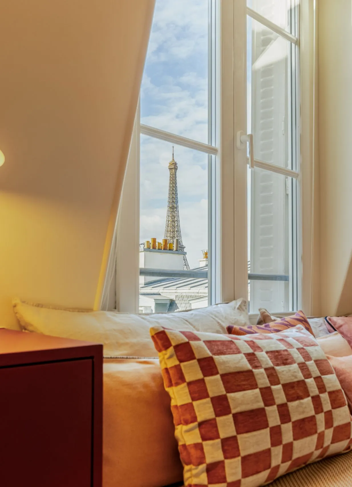 Détail banquette et vue Tour Eiffel