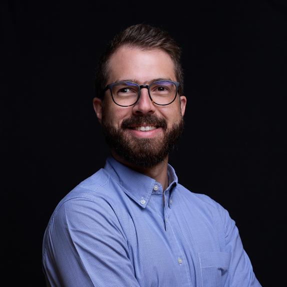Headshot of the CEO & Co-founder of Triparound, Antonis Chalkiopoulos