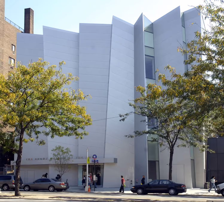 Modern Bronx Museum, white facade










