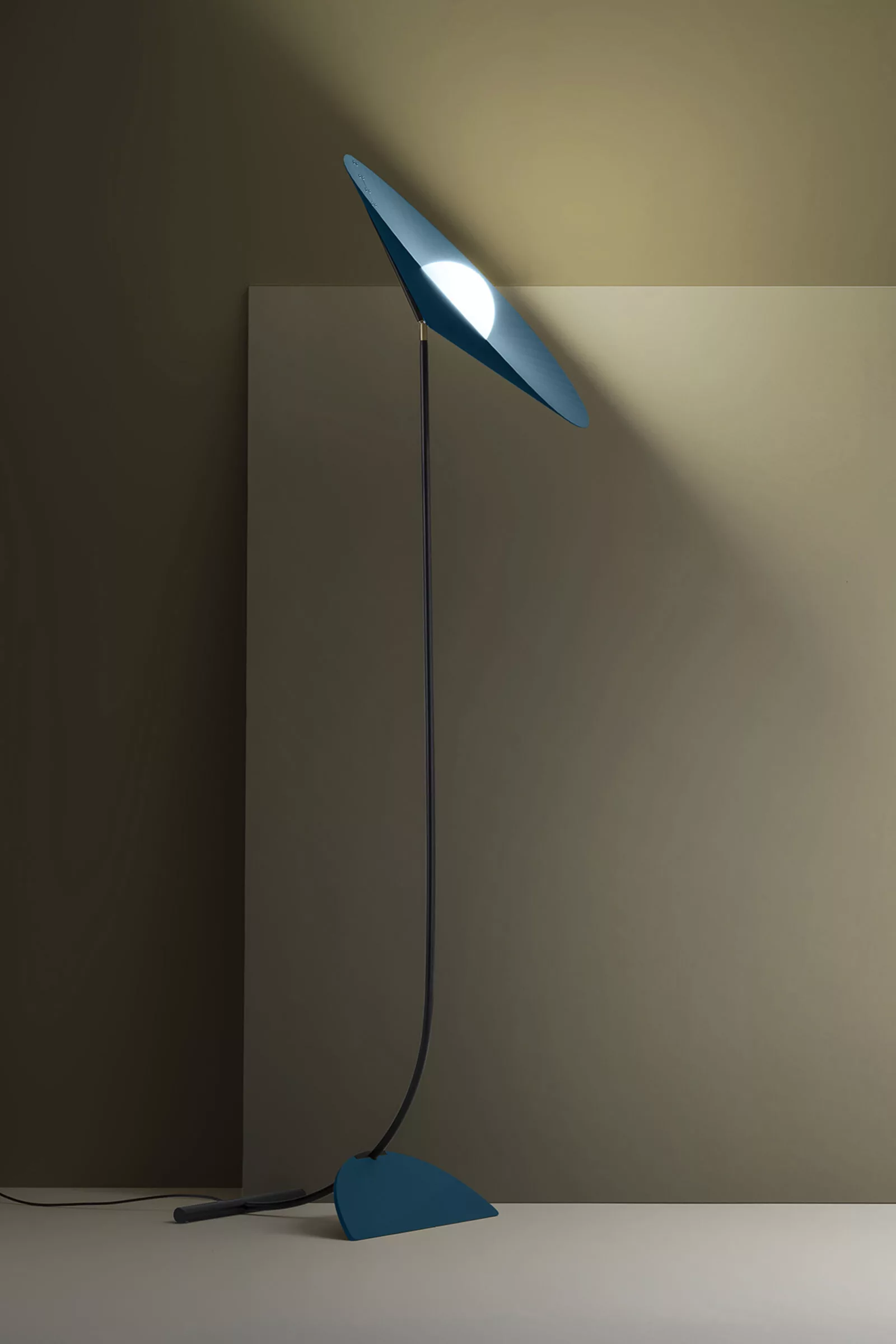 Ronin Floor Lamp