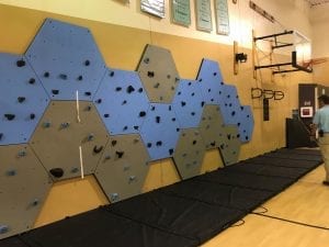 Climbing panel