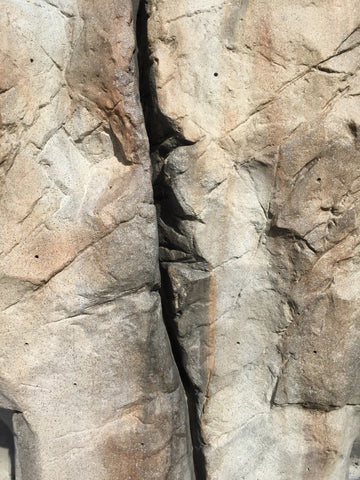 Realistic crack wall from Eldo Walls