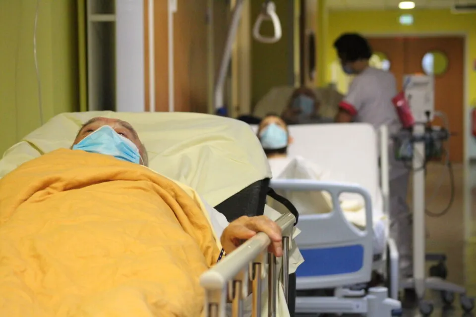 Saturation du service de soins (hopital, CPTS, etc)