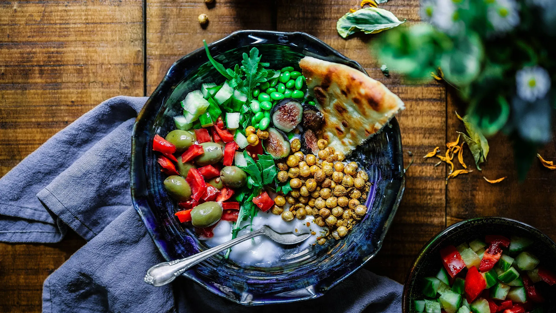 Global Trekker destination and food genre background image