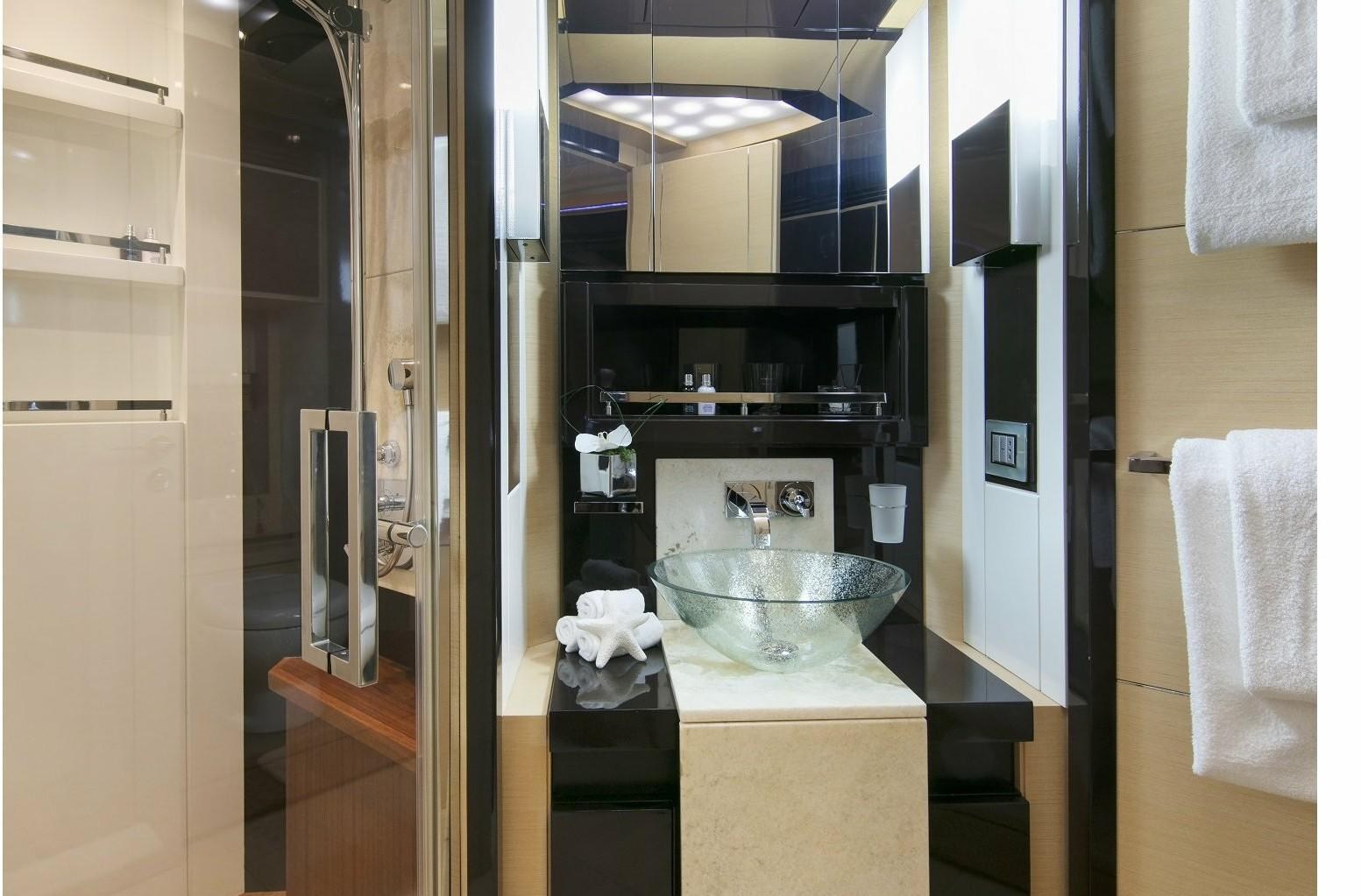 Baia 100 Astro yacht - photo 16