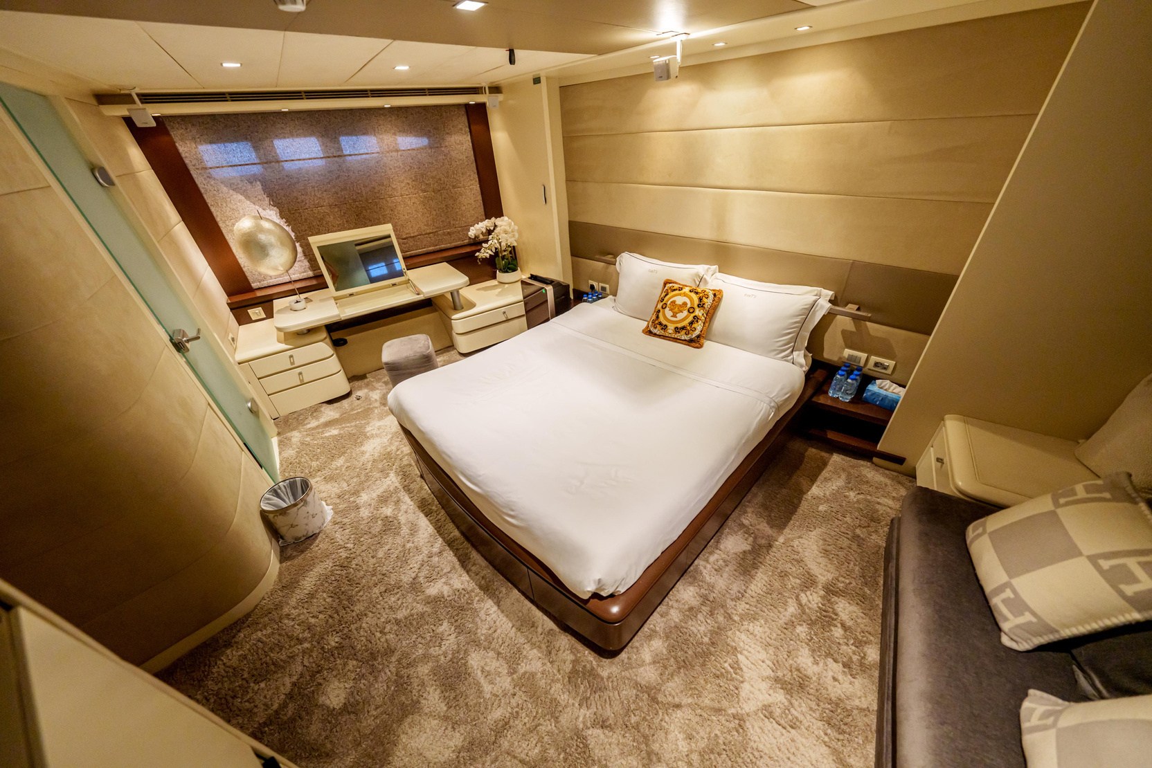 Khalili 107 FT yacht - photo 10
