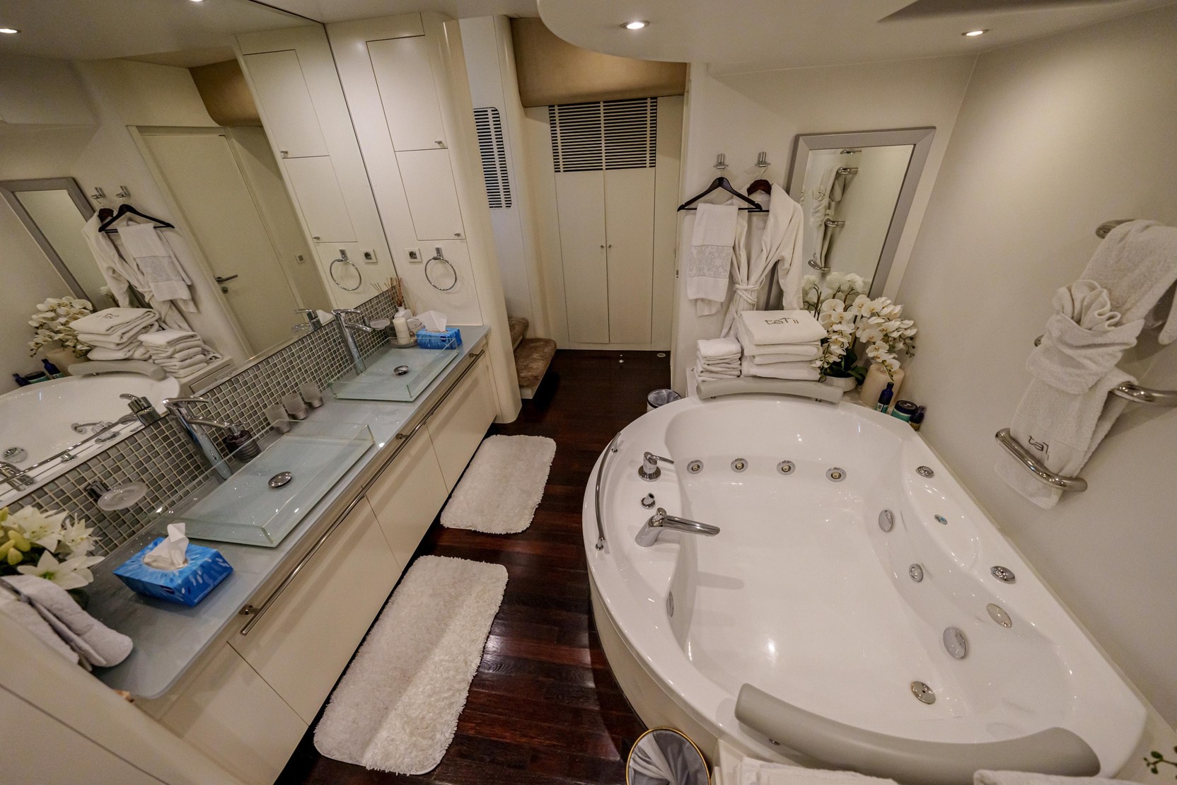 Khalili 107 FT yacht - photo 12