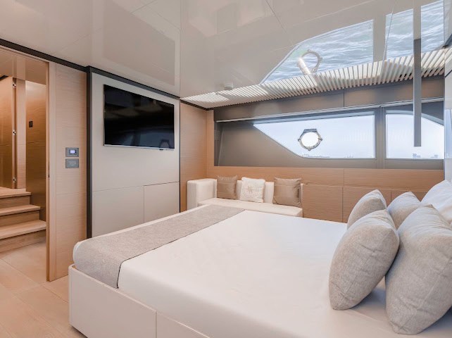Ferretti 780 yacht - photo 8