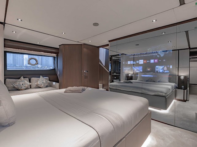 Ferretti 860 yacht - photo 8