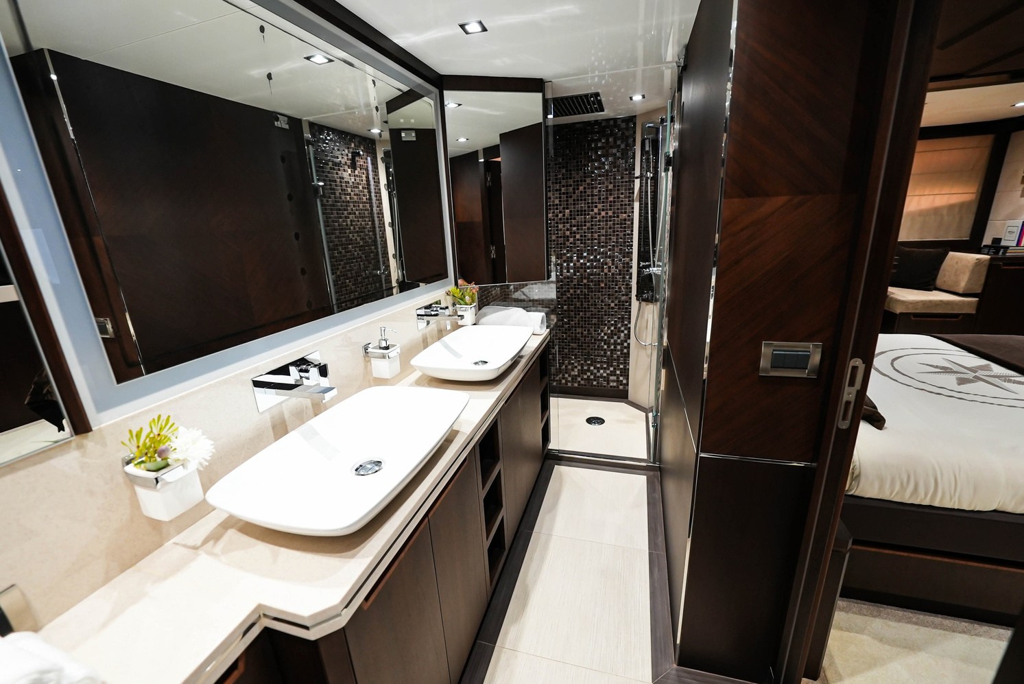 Galeon Crystal 78 FT yacht - photo 10