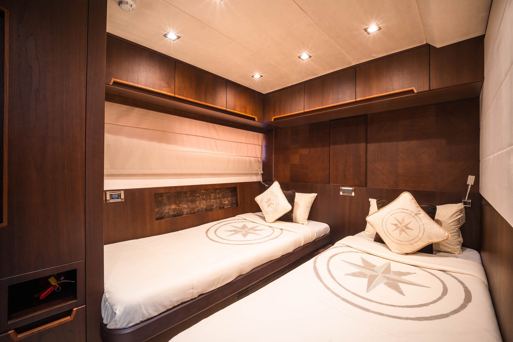 Galeon Crystal 78 FT yacht - photo 9