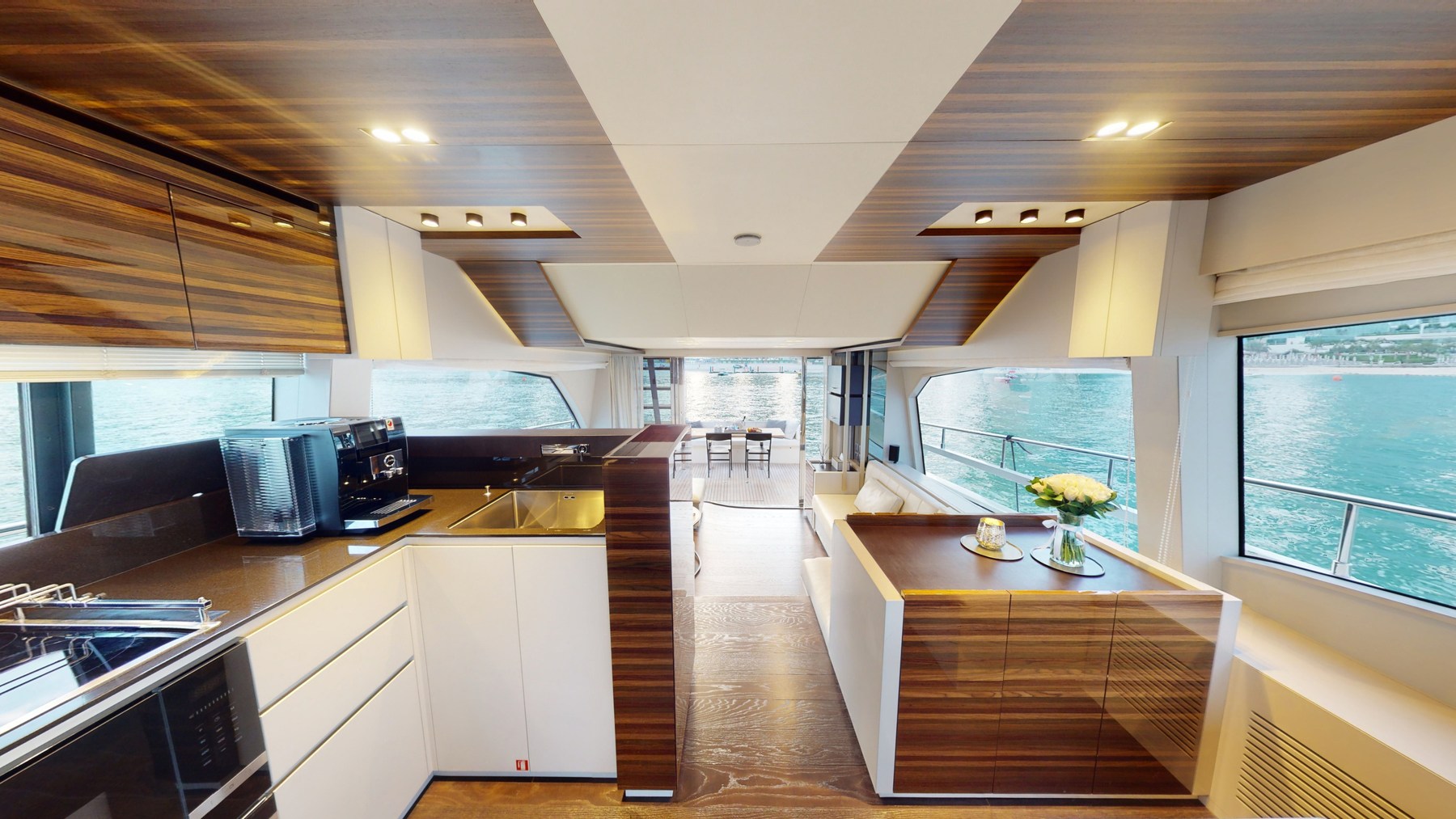 Ferretti 670 67 FT yacht - photo 6