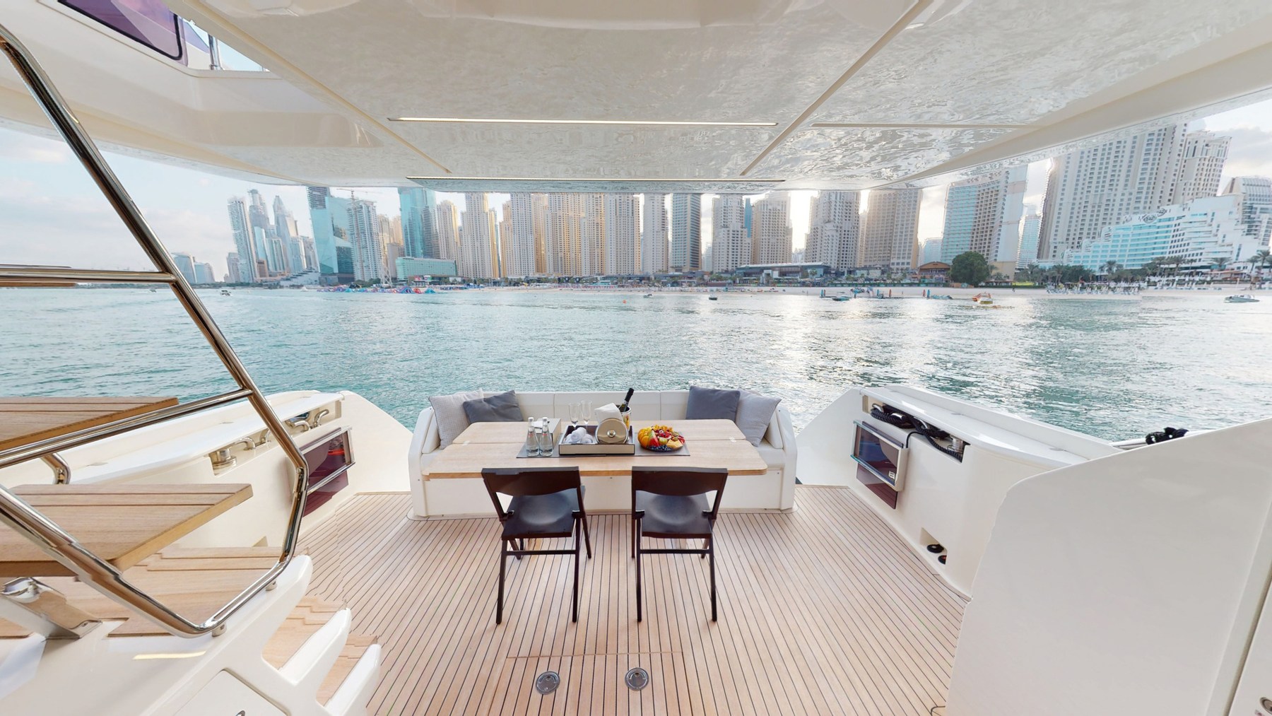 Ferretti 670 67 FT yacht - photo 3