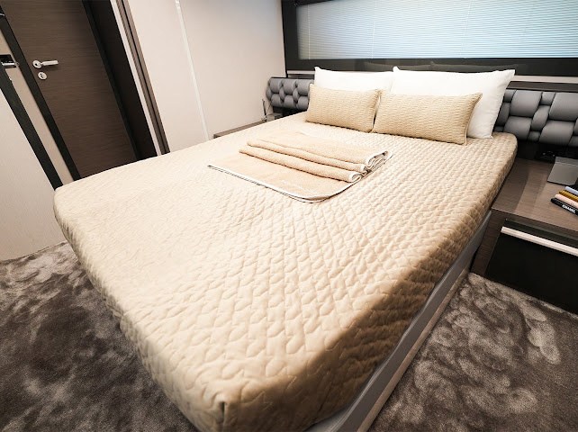 Pershing 5X yacht - photo 10