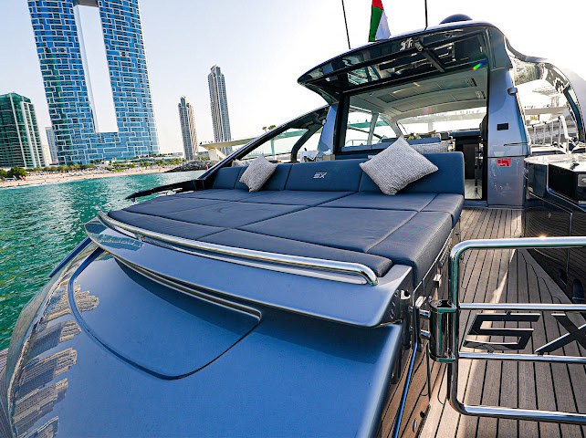 Pershing 5X yacht - photo 4