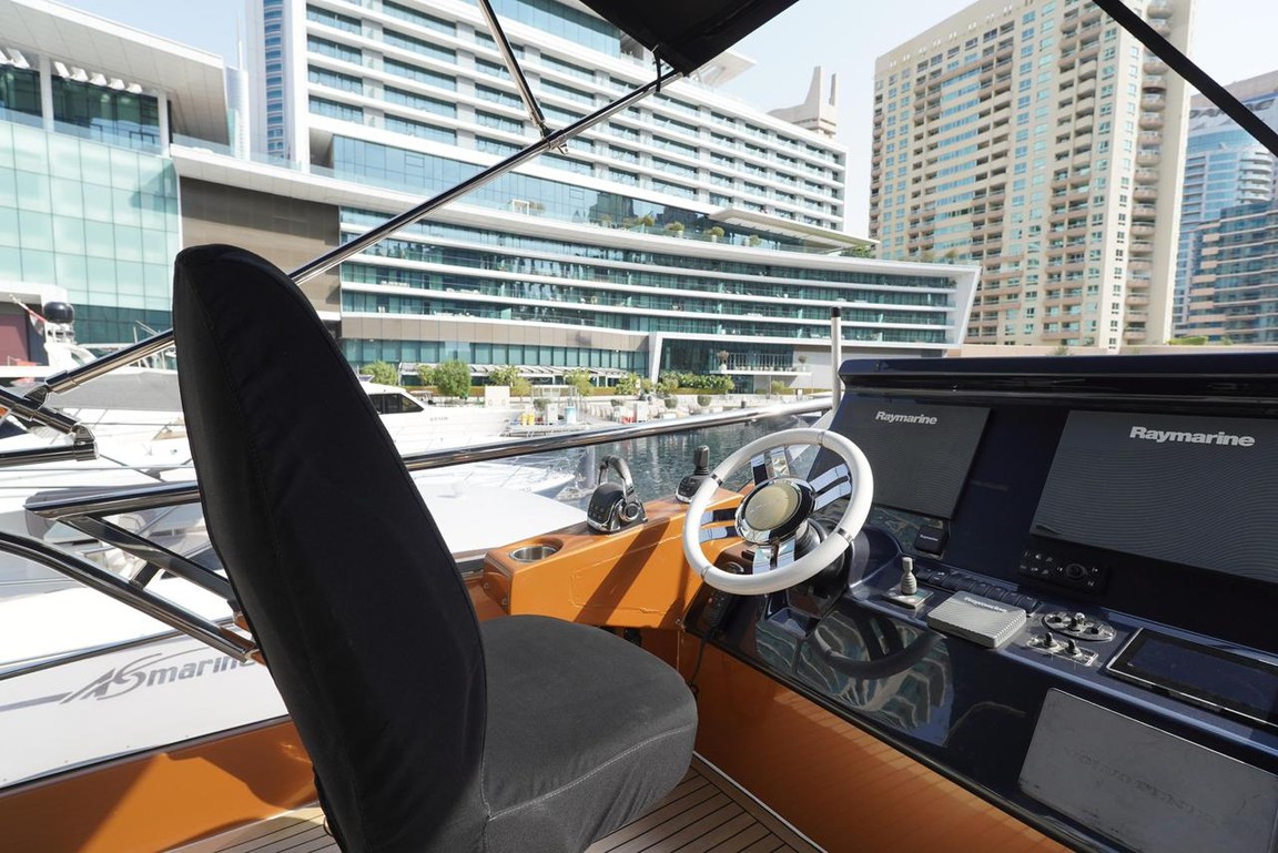 World Traveler 77 FT yacht - photo 15