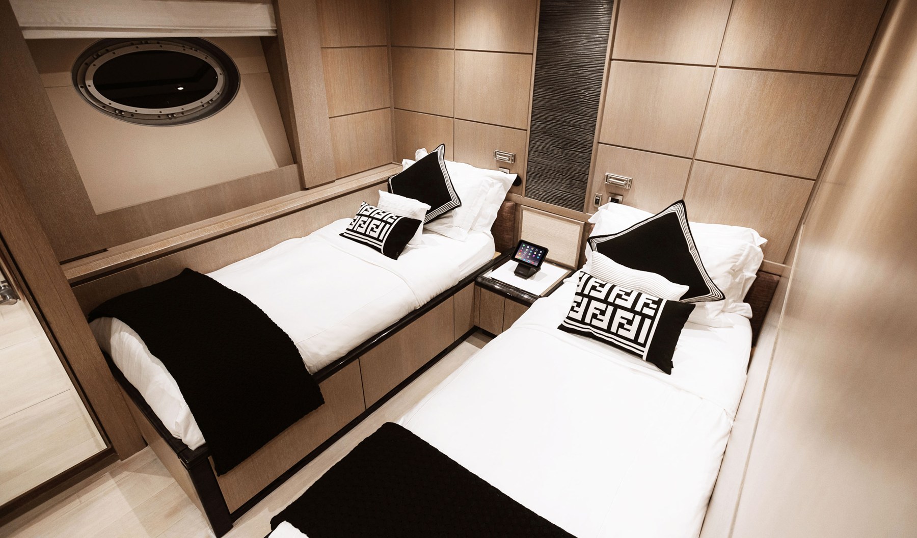 AK Royalty 136 FT yacht - photo 14