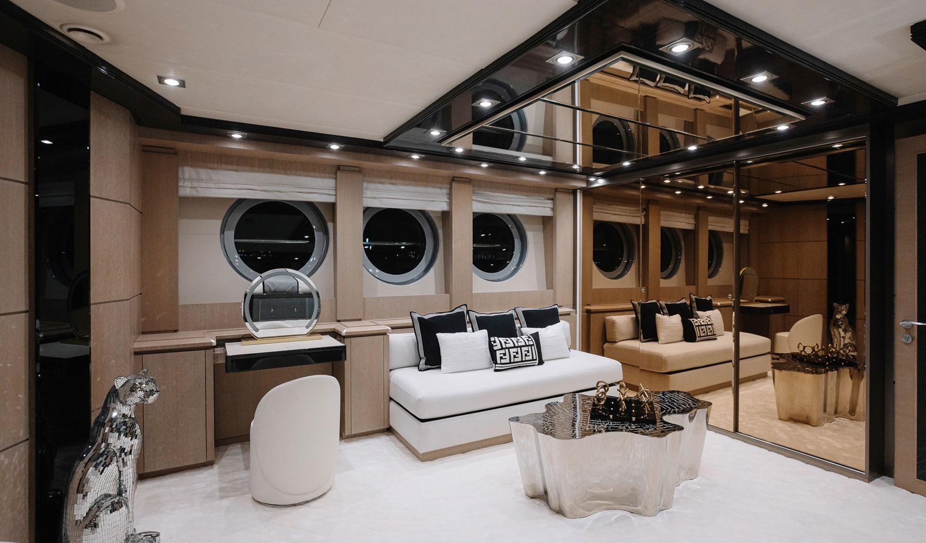 AK Royalty 136 FT yacht - photo 8