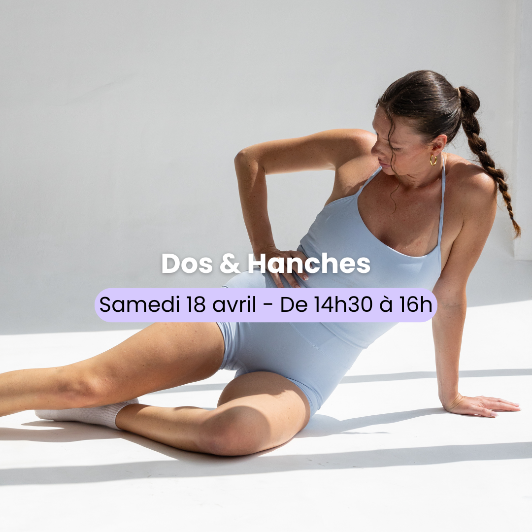 Cynthia en tenue de sport effectuant un grand écart latéral, démontrant la progression du programme Grand Écart Latéral.