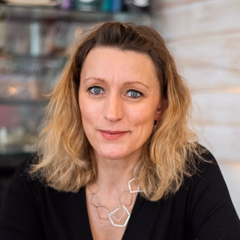Dr. Jenny Guyat