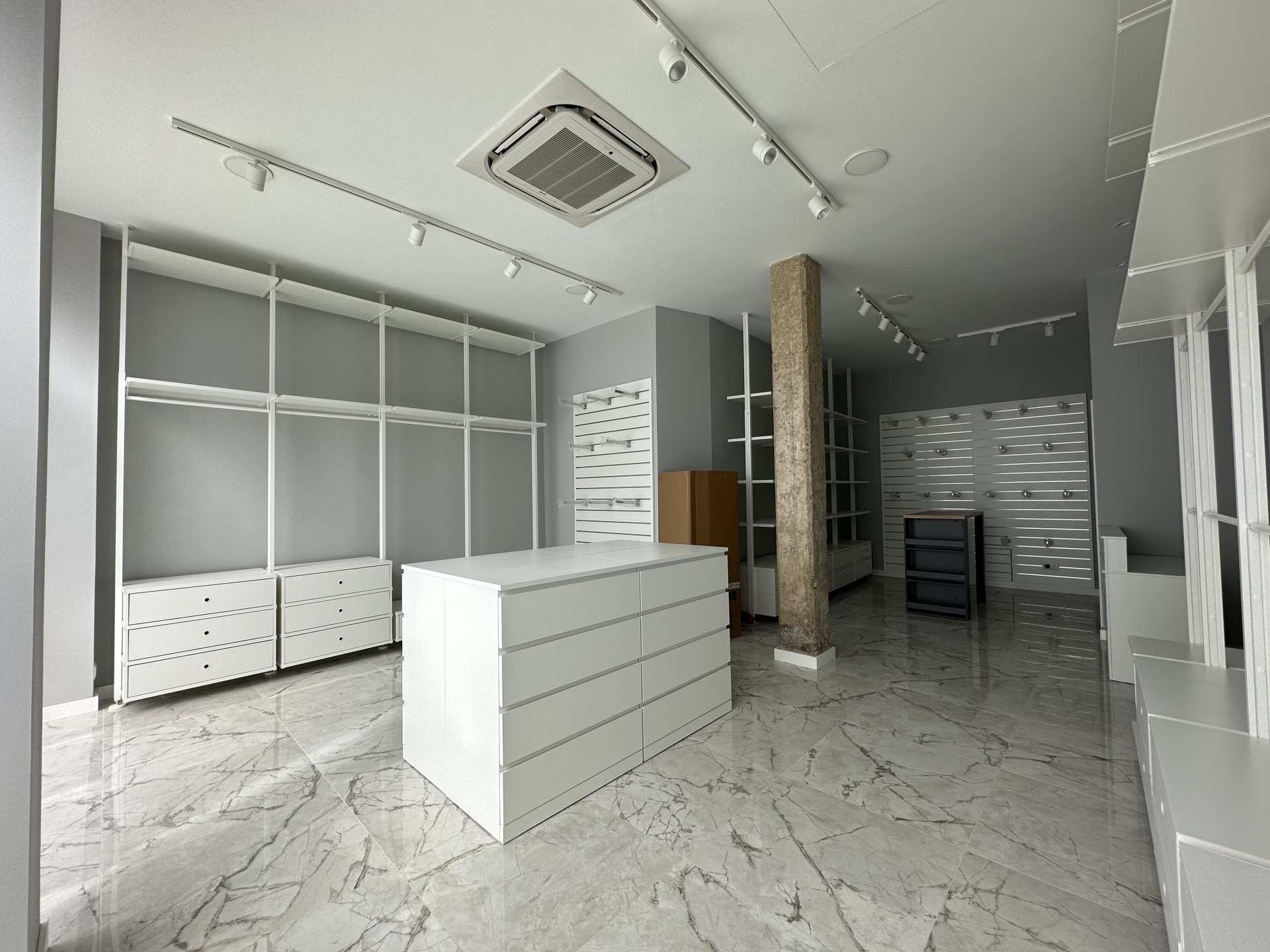 Reforma de local por Carmona & Crespo, en Logroño