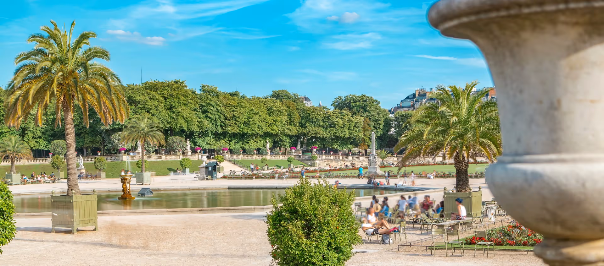 Park in the Saint-Germain district near Yuna, ideal setting for a business stay in a furnished apartment or hotel residence.