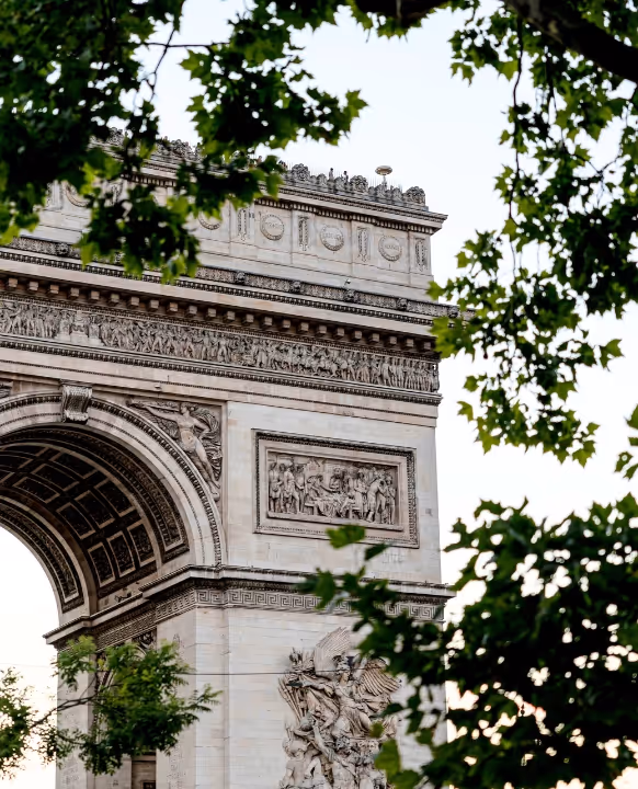 Arc de Triomphe near Yuna Porte Maillot, perfect for a stay in a furnished apartment or hotel residence for rent.