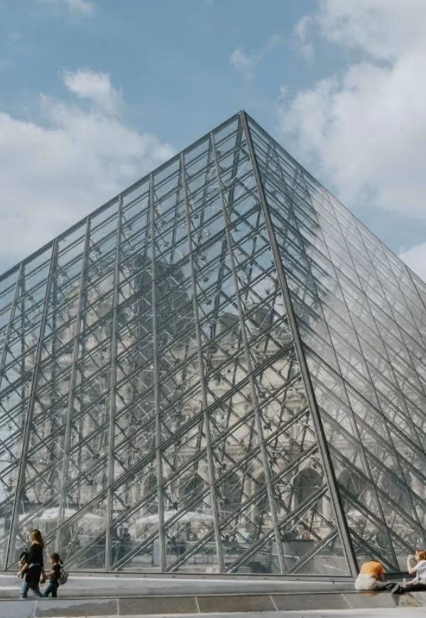 Louvre Museum near Yuna Les Halles, central location for furnished apartment in a hotel residence for rent.