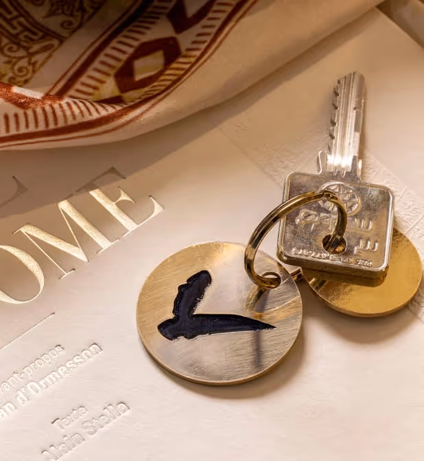 Key to the hotel residence for business stays and short-term rentals, Yuna.