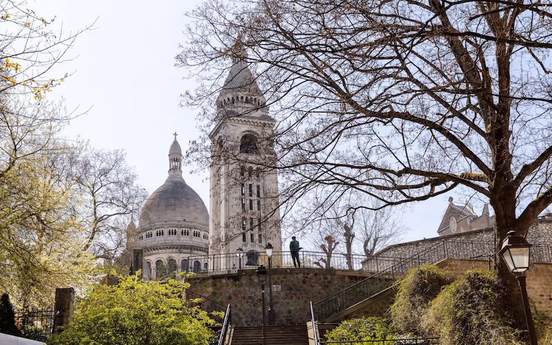 Vue panoramique sur les toits de Montmartre depuis Yuna Montmartre.